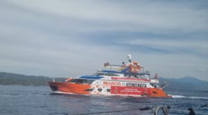 Migros-Schiff schwimmender Supermarkt 